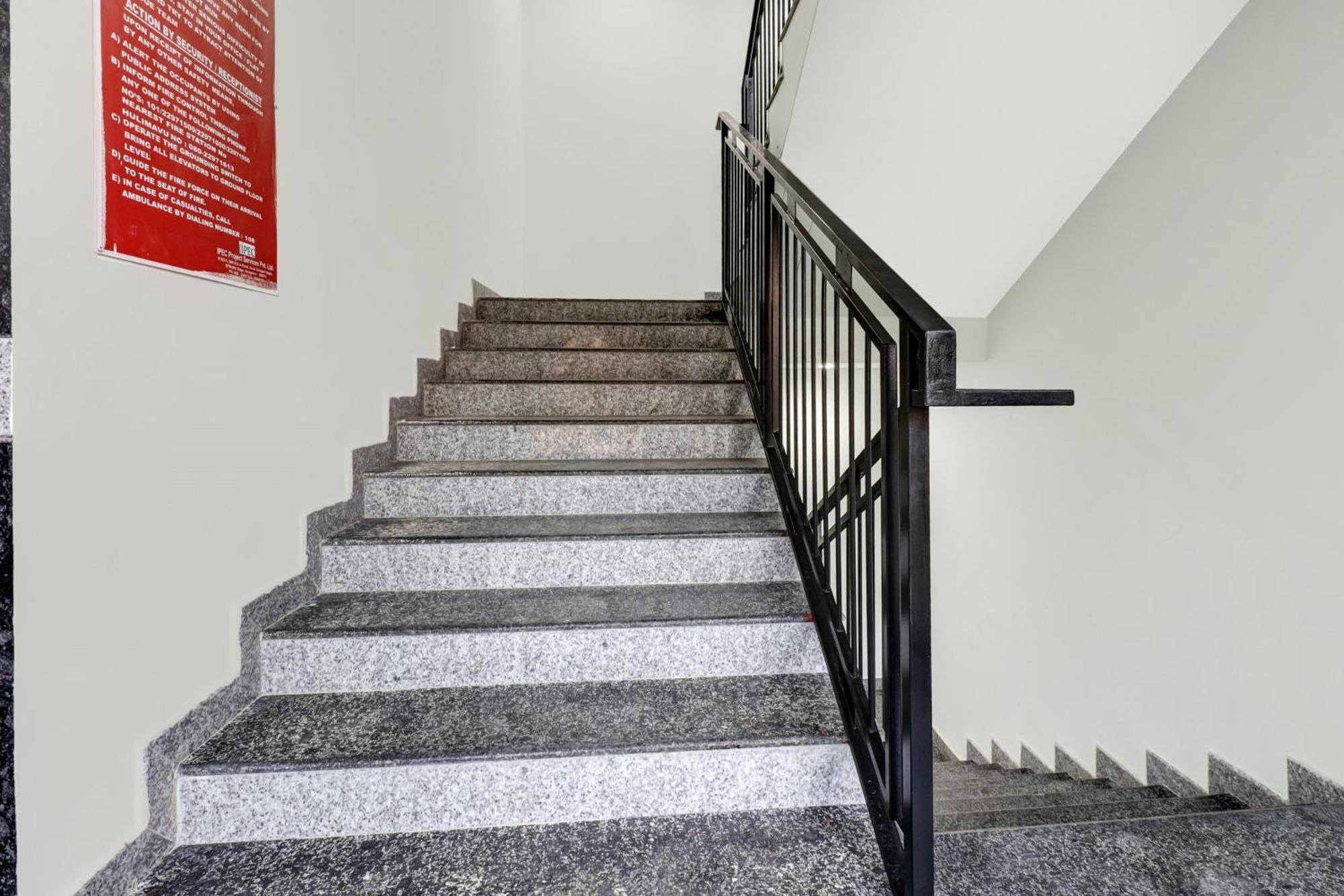 Super Townhouse Arekere Near Mithai Mahal 班加罗尔 外观 照片
