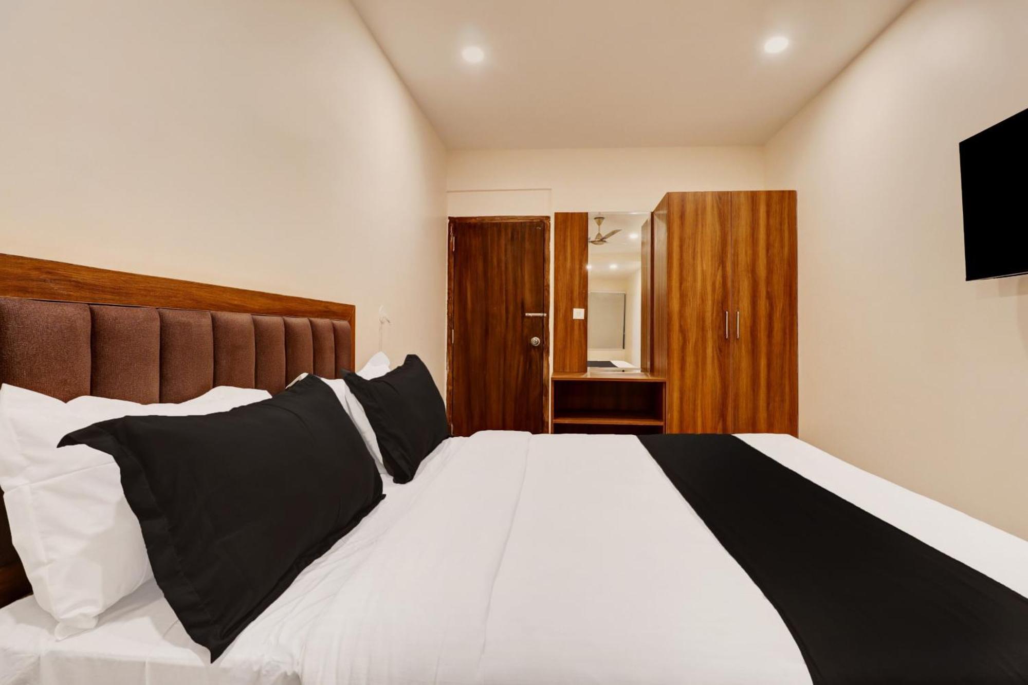 Super Townhouse Arekere Near Mithai Mahal 班加罗尔 外观 照片