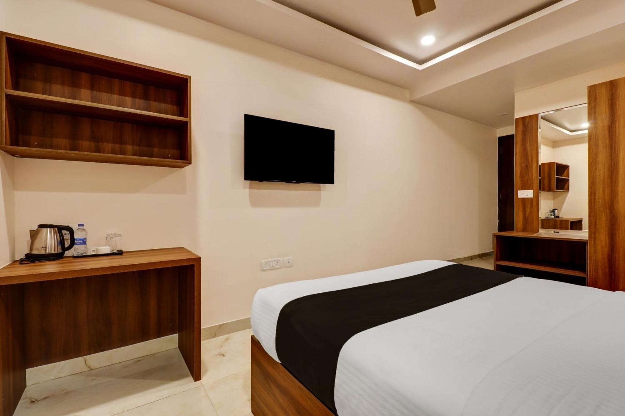 Super Townhouse Arekere Near Mithai Mahal 班加罗尔 外观 照片