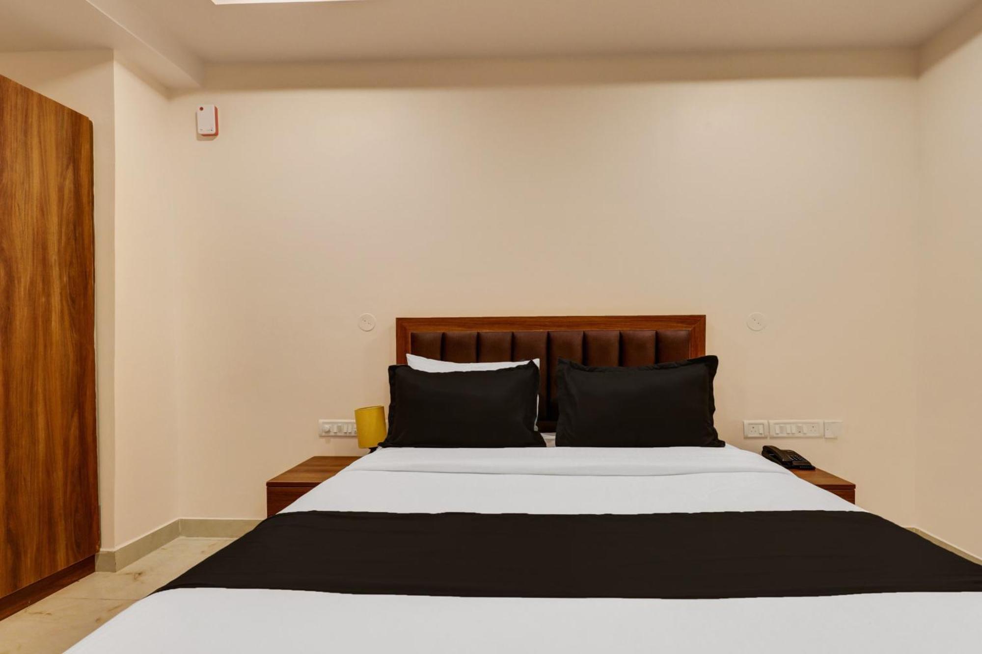 Super Townhouse Arekere Near Mithai Mahal 班加罗尔 外观 照片